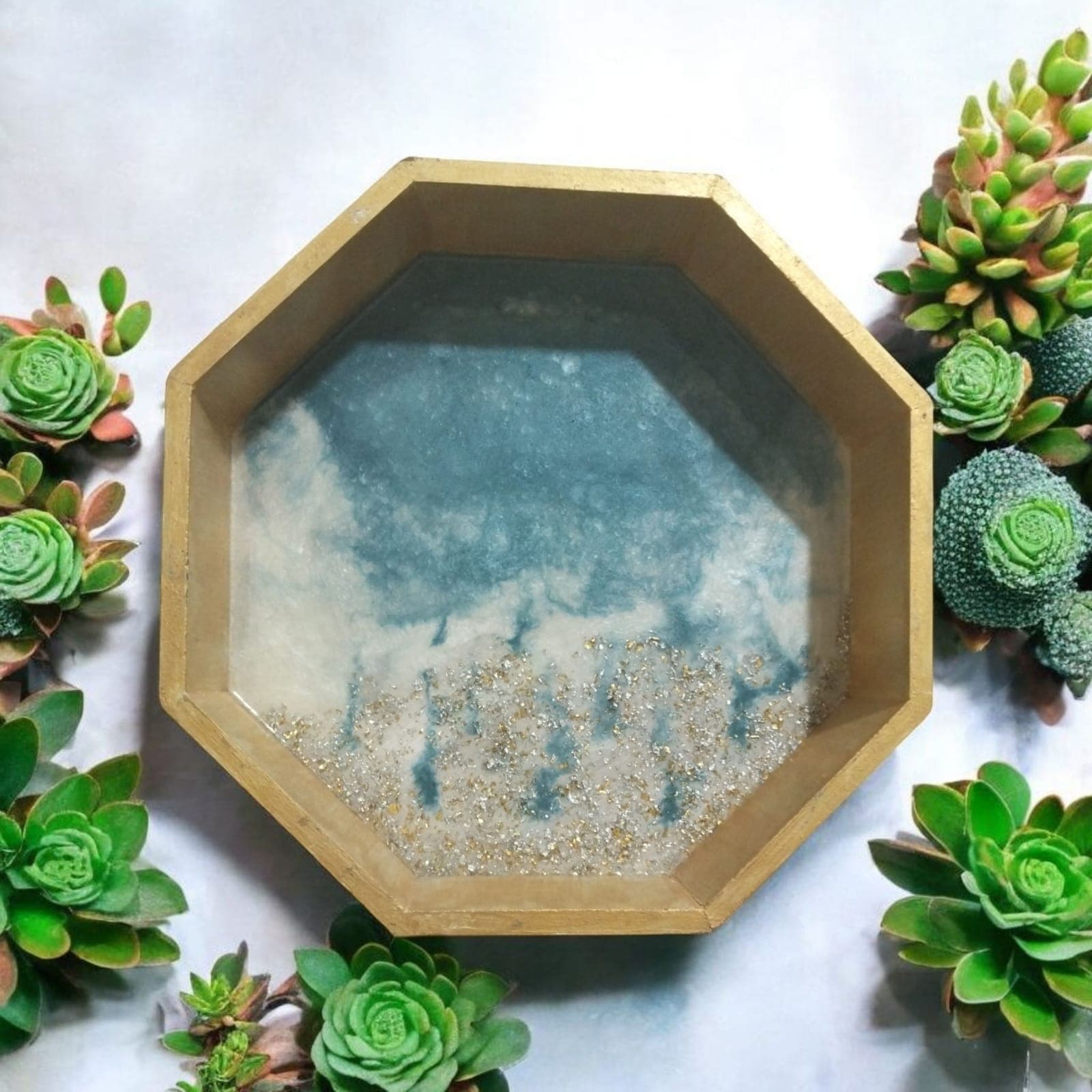 Qurān Pak Resin Art Rehal view 2